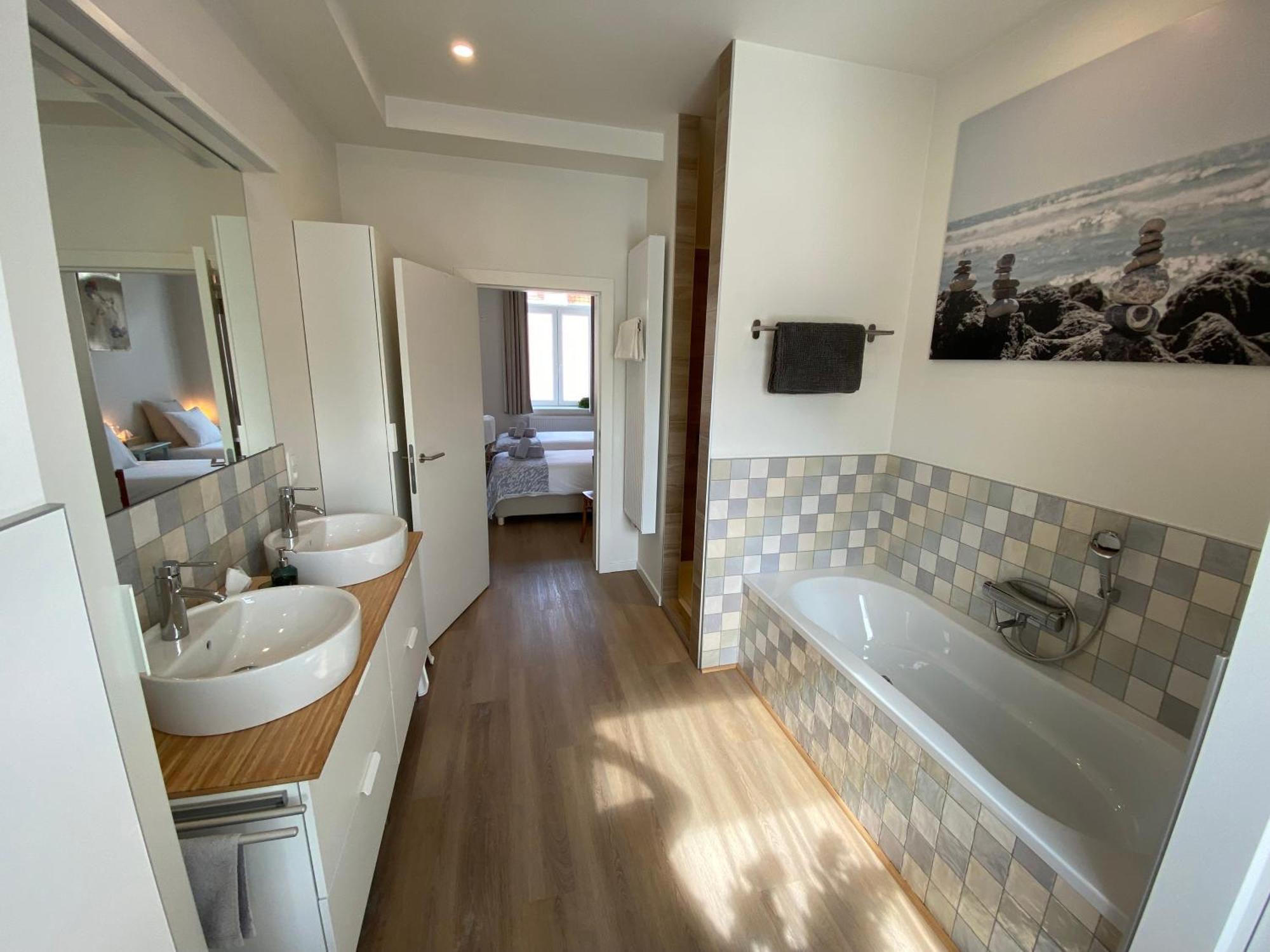 Logies-M Comfort Studios Inc Bikes B&B Oostende Eksteriør billede
